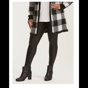 Torrid Faux Leather Leggings 6x / 30W (Fits 4-5x)